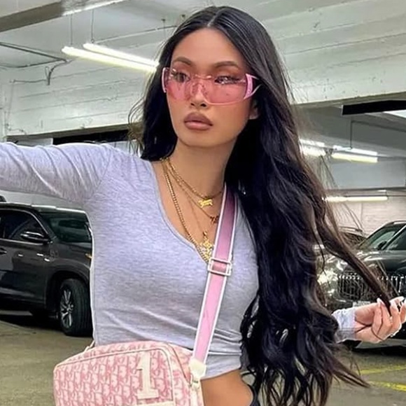 Hot Pink Barbie Lens Wrap Around Y2K Women Pretty Futuristic​ Shield Sunglasses - Picture 3 of 5